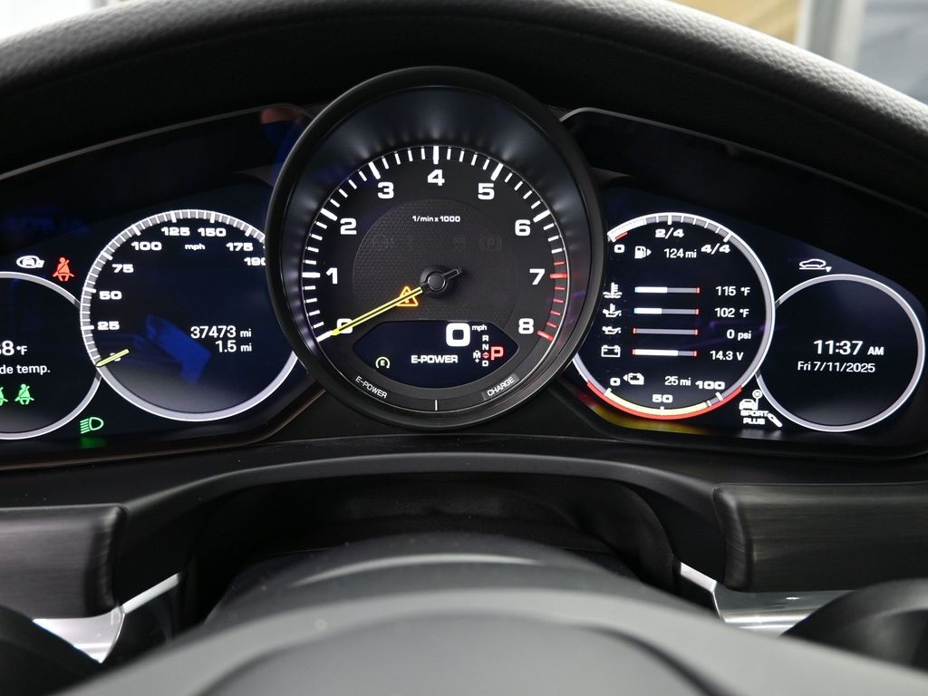 2022 Porsche Panamera E-Hybrid 4 photo 26