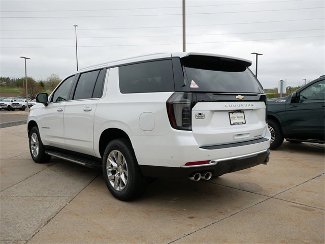 2025 Chevrolet Suburban Premier photo 4