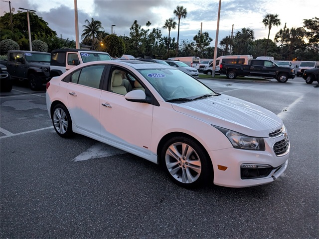 2016 Chevrolet Cruze LTZ photo 2