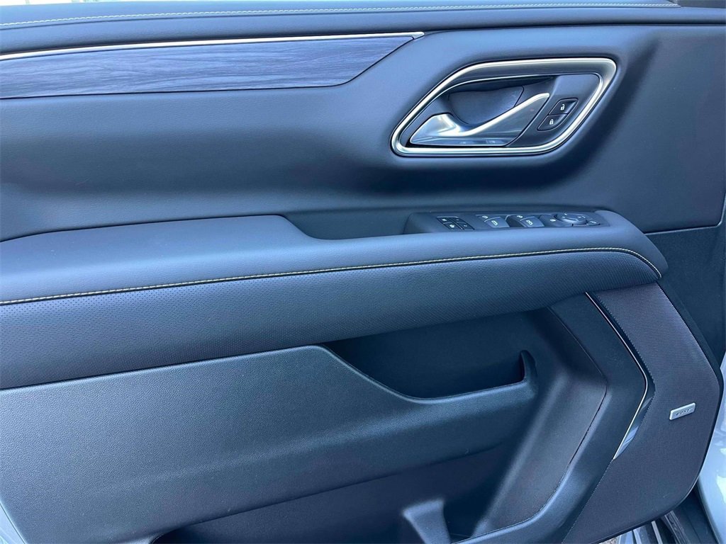 2024 Gmc Yukon XL SLT photo 25