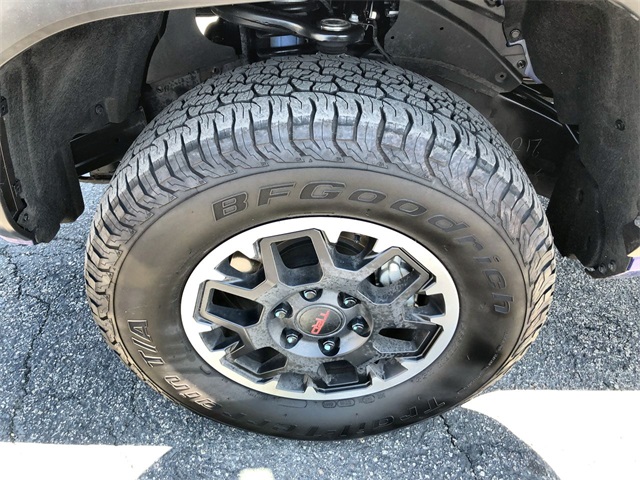 2024 Toyota Tacoma TRD Off-Road photo 3