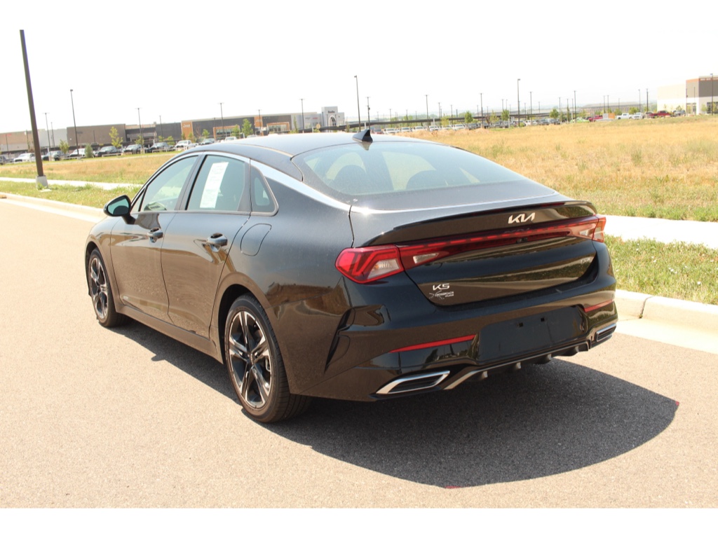 2024 Kia K5 GT-Line photo 3
