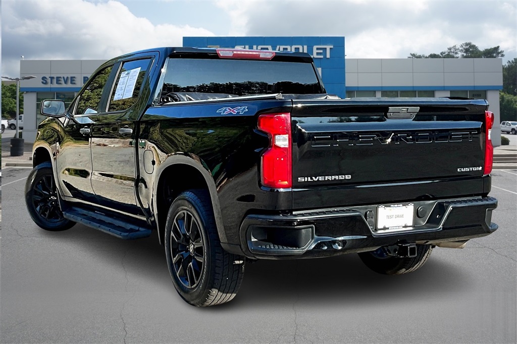 2020 Chevrolet Silverado 1500 Custom photo 2
