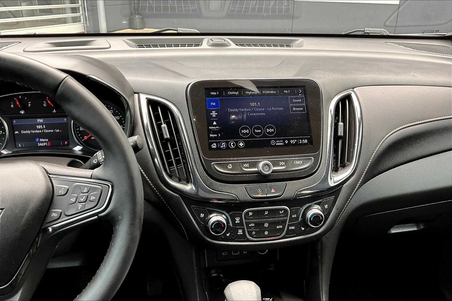2023 Chevrolet Equinox Premier photo 3