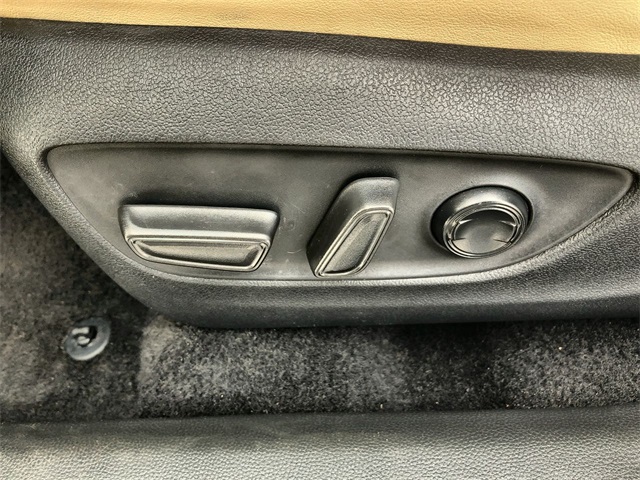 2025 Toyota RAV4 XLE Premium photo 4