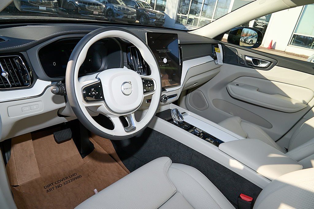 2026 VOLVO XC60 - Image 10