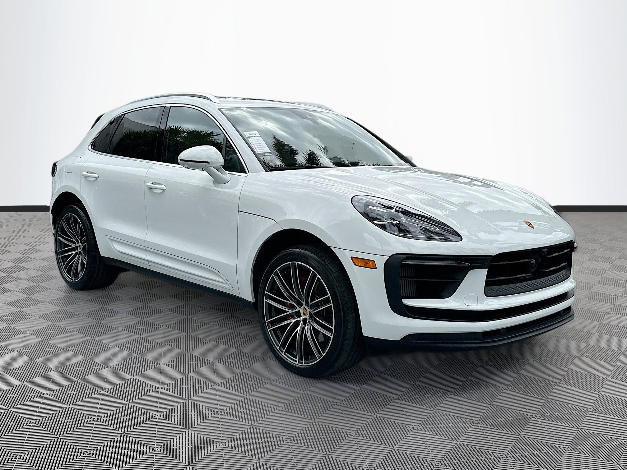 2024 Porsche Macan S's photo