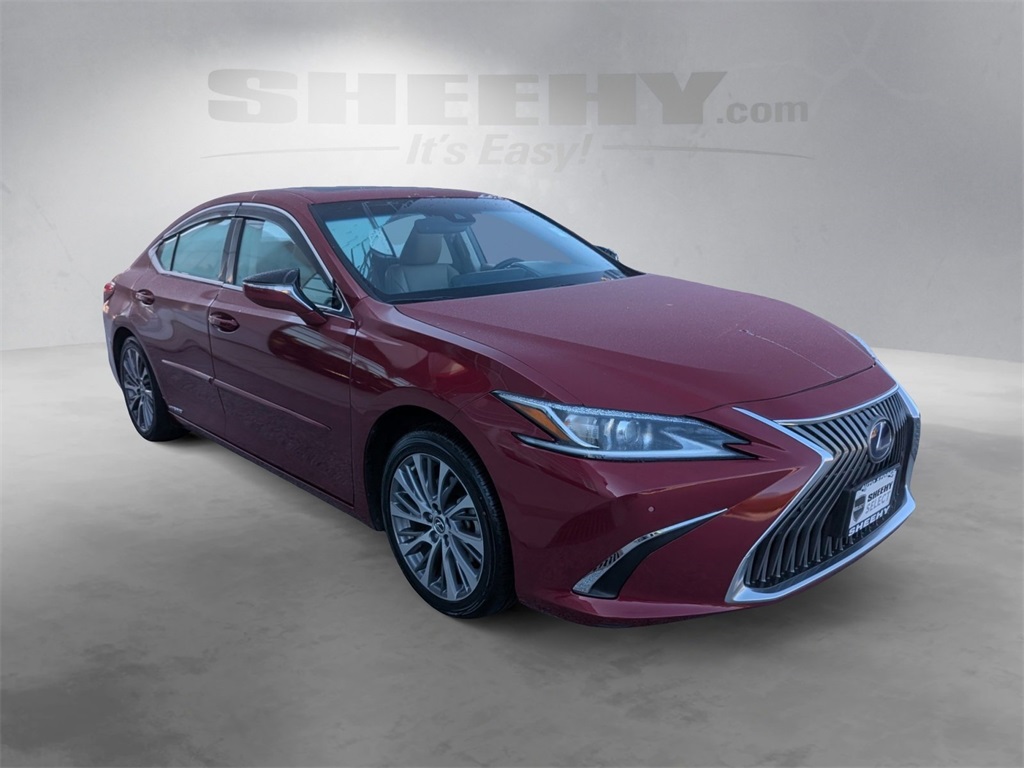 2021 Lexus ES 300h photo 2