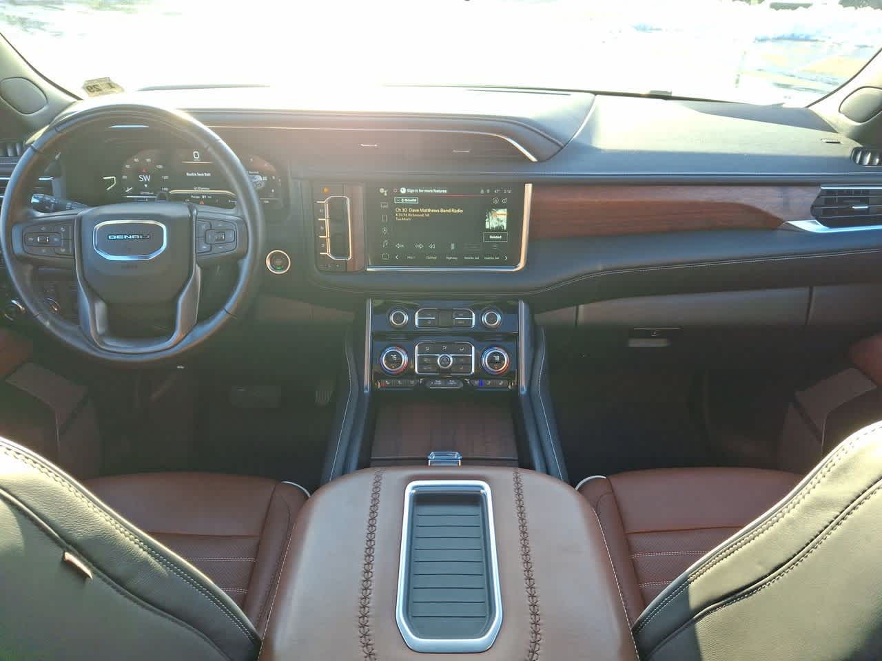 2024 GMC Yukon Denali Ultimate's photo