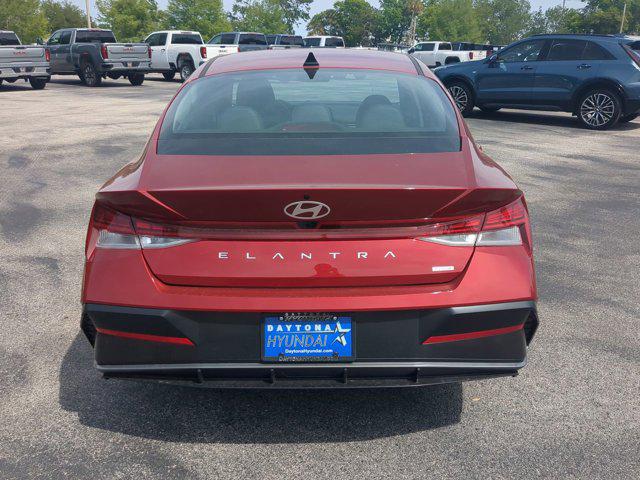 2025 Hyundai Elantra Hybrid Limited photo 4
