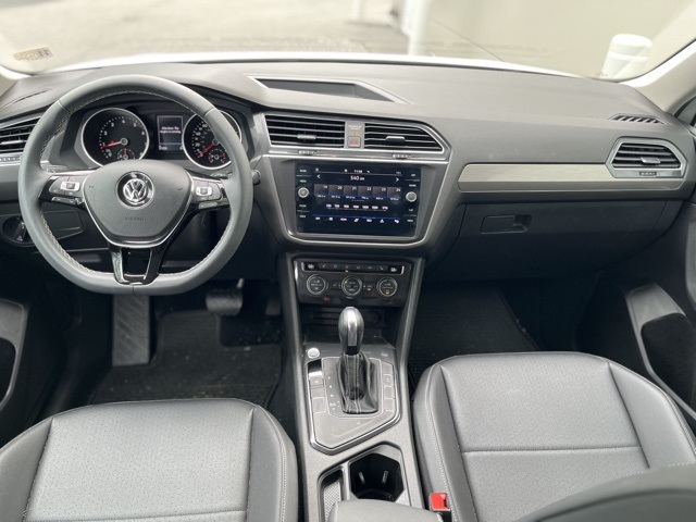 2021 Volkswagen Tiguan SE photo 3