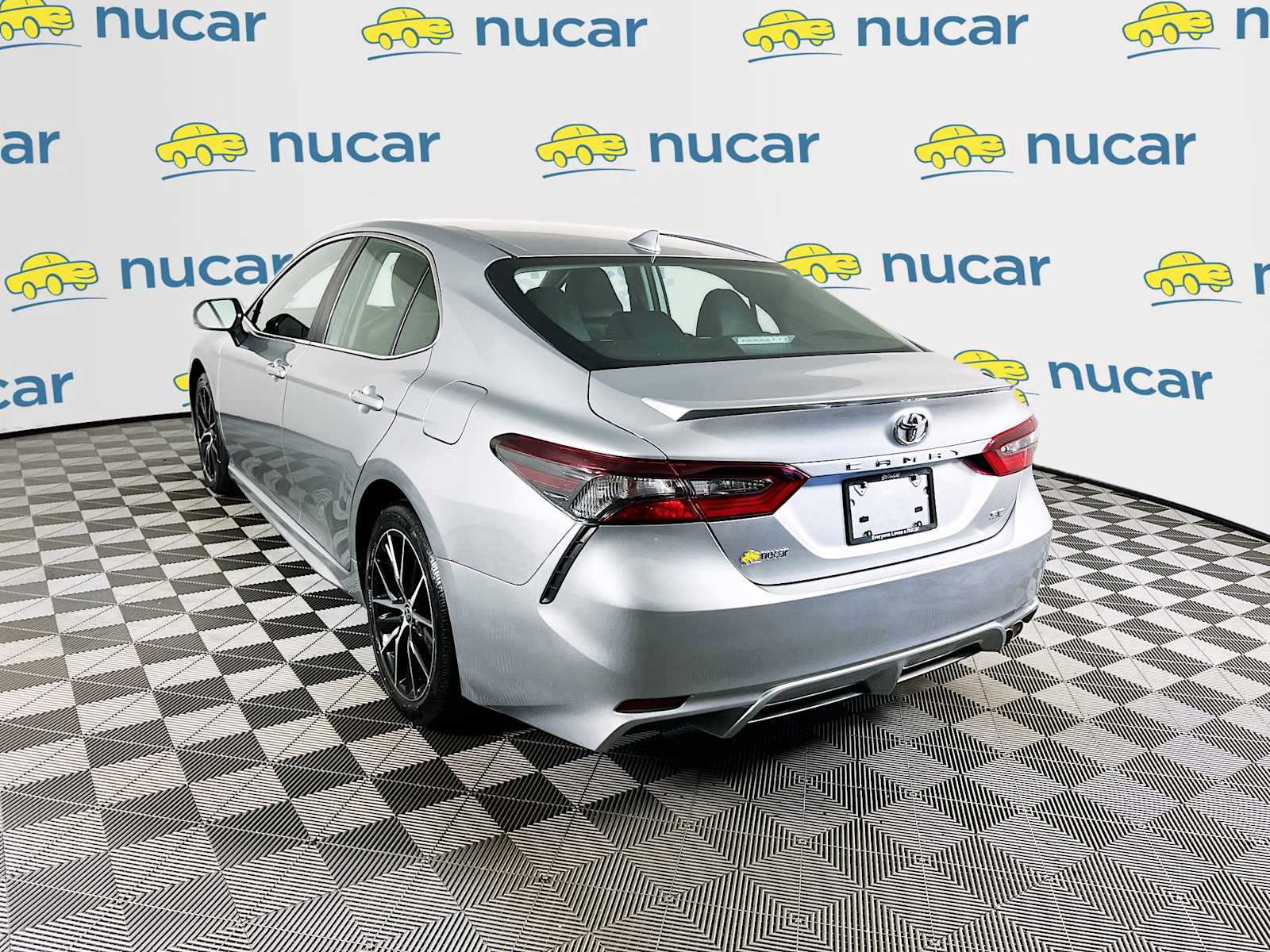 2023 Toyota Camry SE photo 4