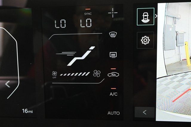 2025 Kia K4 GT-Line photo 5