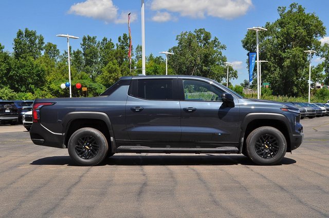 2025 Chevrolet Silverado EV LT photo 2