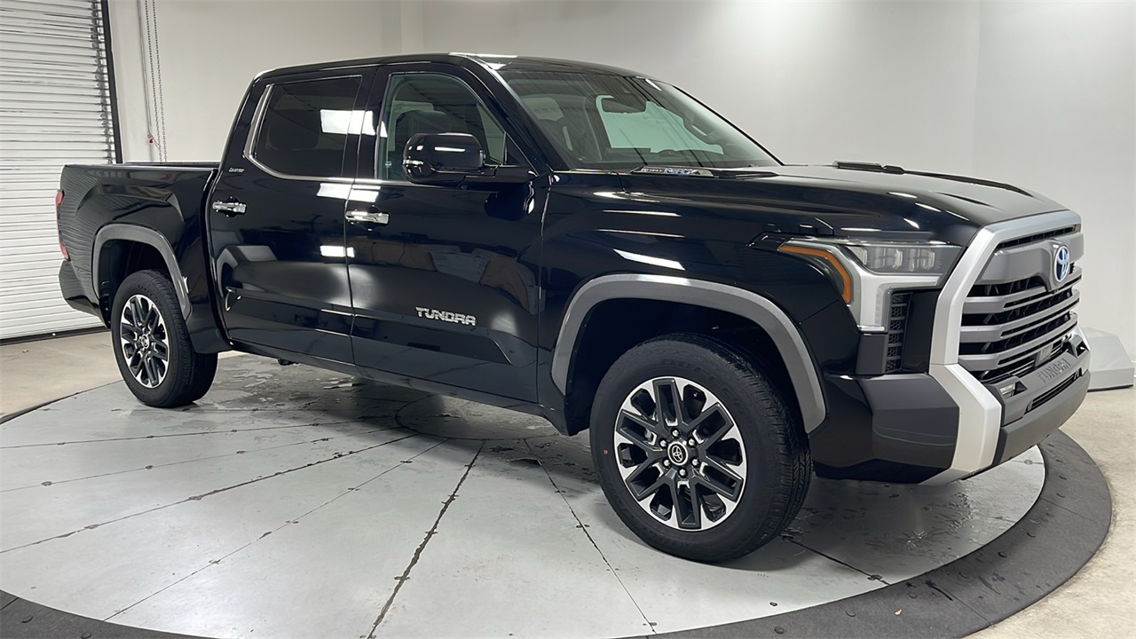 2024 Toyota Tundra Limited photo 3
