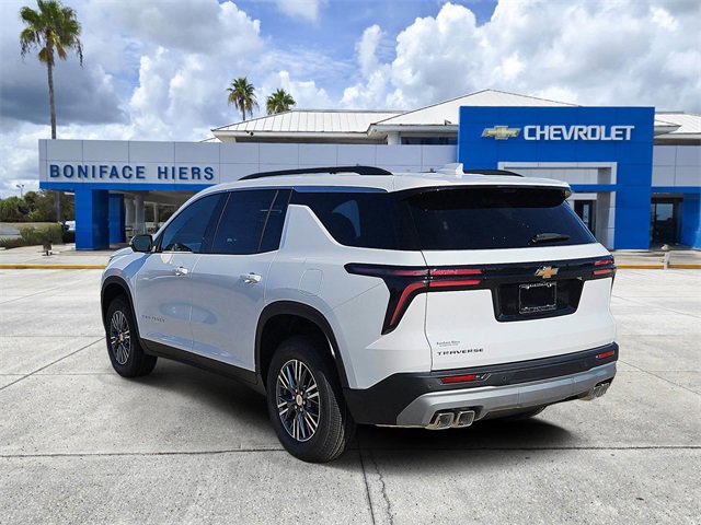 2026 Chevrolet Traverse photo 2