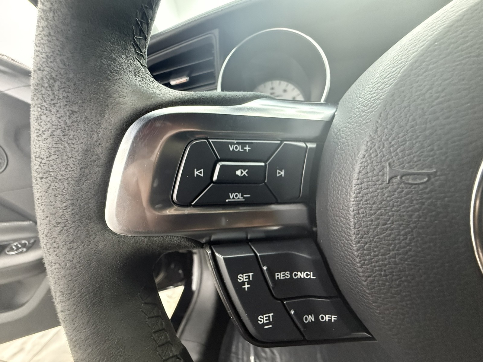 2020 Ford Mustang GT Premium photo 12