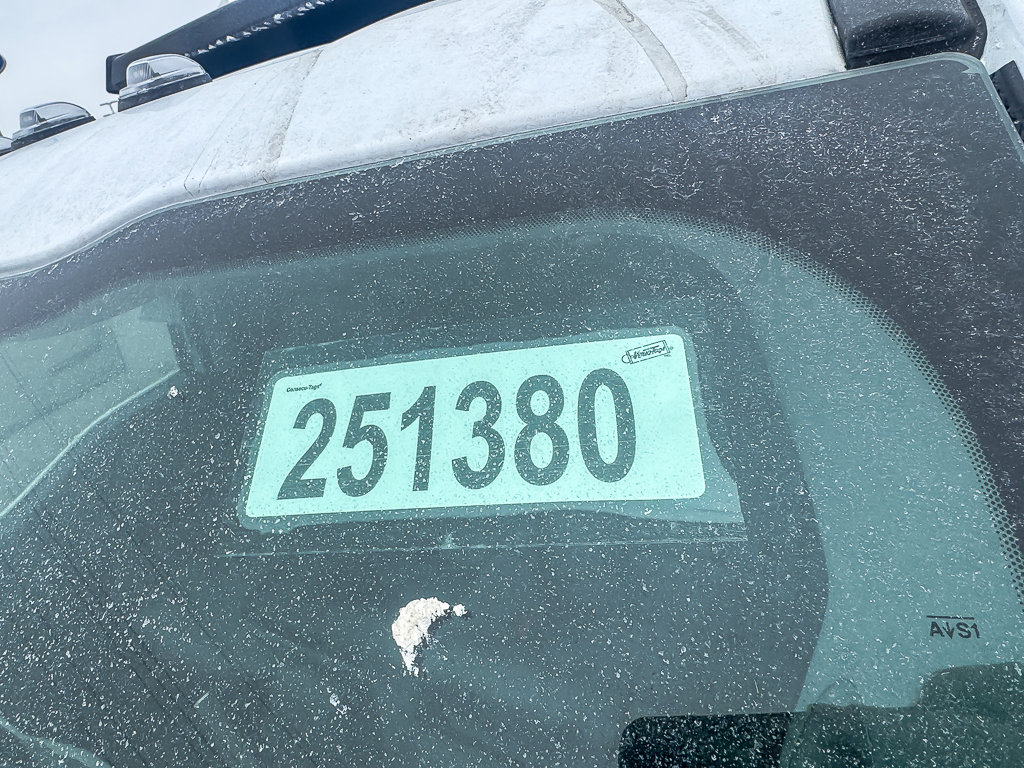 2025 FORD F-450 - Image 31