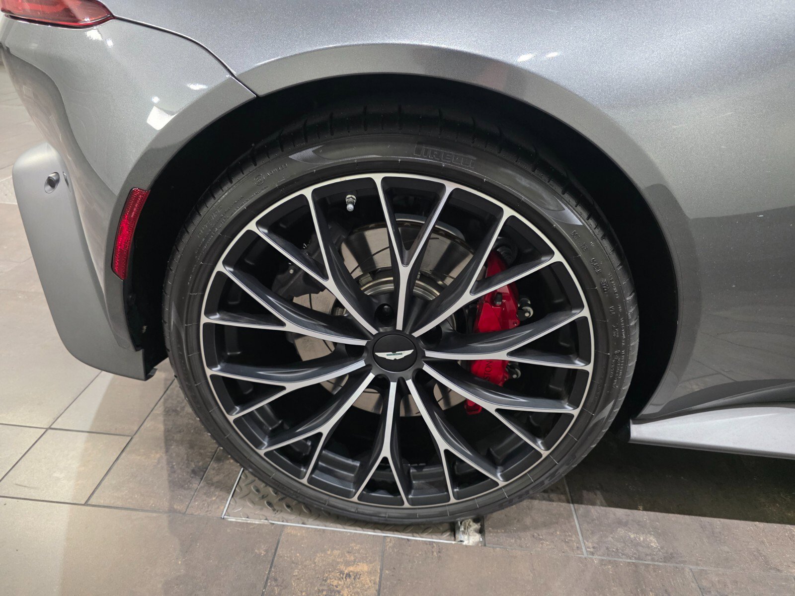 2023 Aston Martin Vantage AM6 photo 4