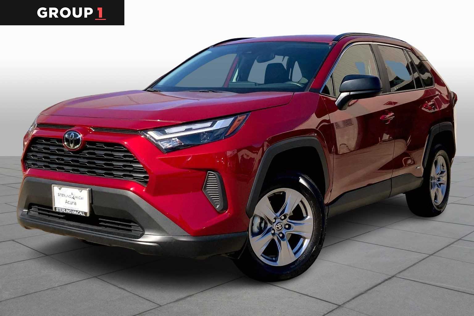 2025 Toyota RAV4 LE's photo