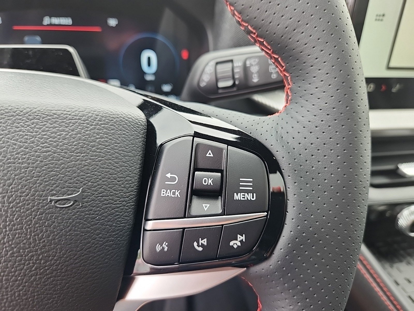 2025 Ford Explorer ST-Line photo 10