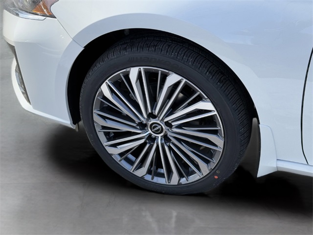 2025 Nissan Altima 2.5 SL photo 8