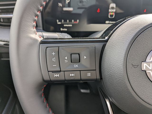 2025 Nissan Kicks SR photo 17