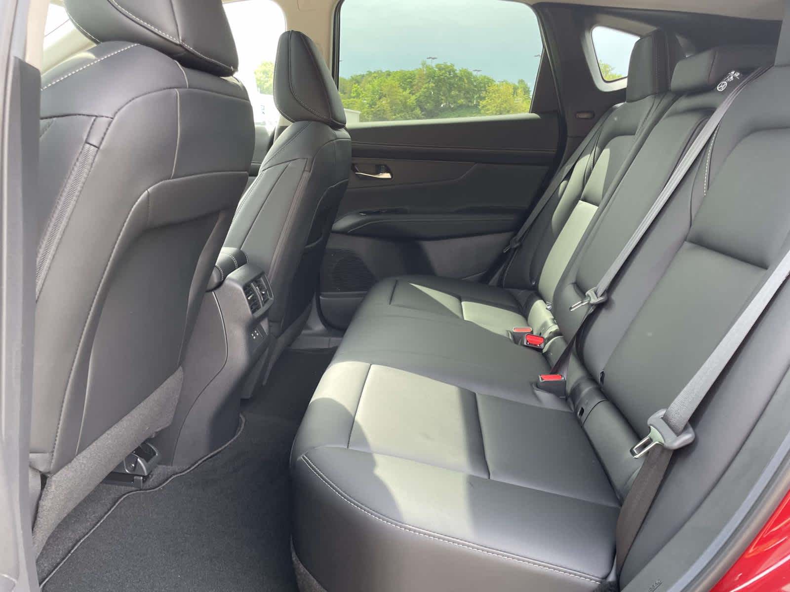 2025 Nissan Murano SL photo 14