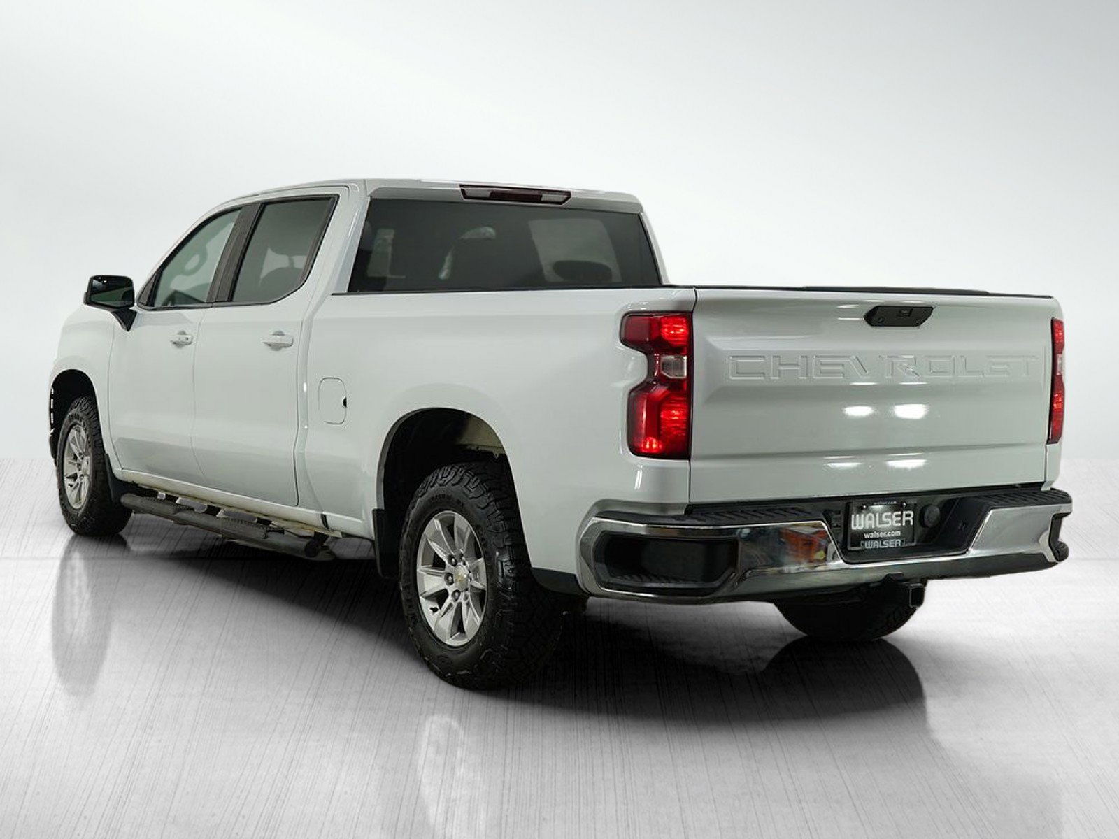 2021 Chevrolet Silverado 1500 LT photo 3