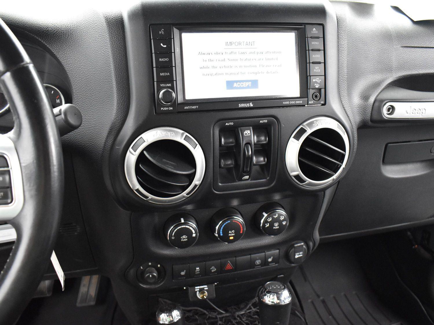 2015 Jeep Wrangler Unlimited Rubicon Hard Rock photo 21