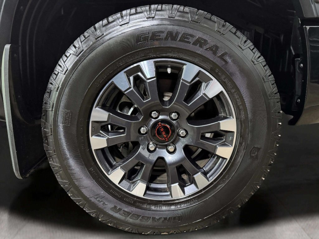 2024 Nissan Titan Crew Cab photo 28