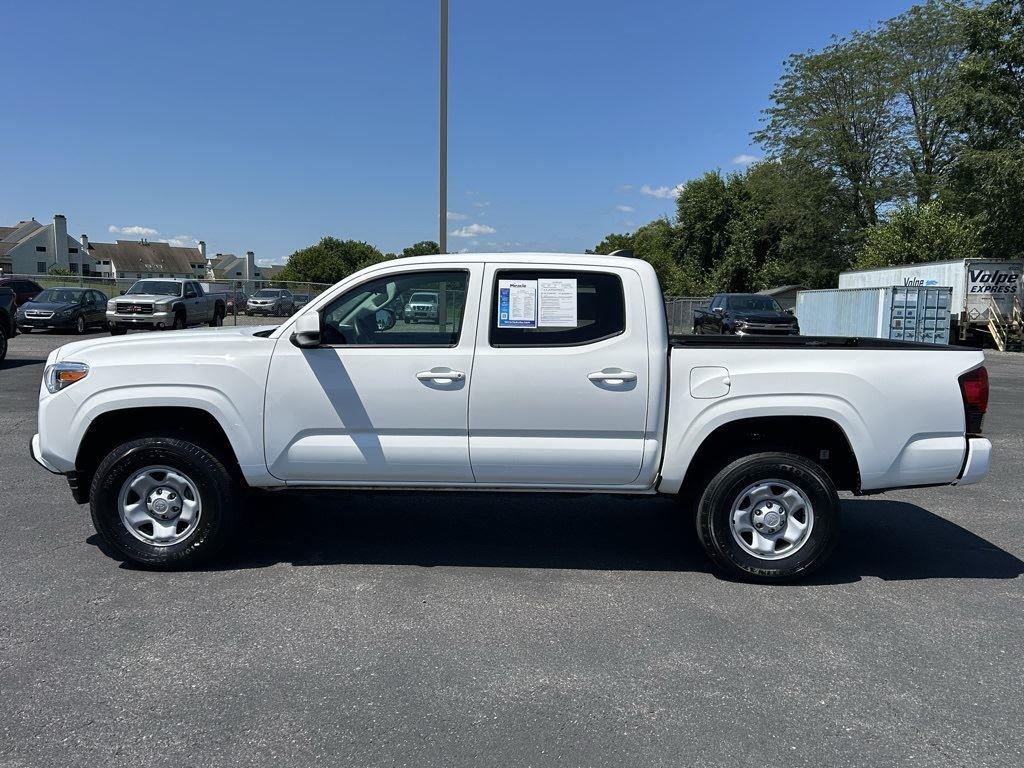 2022 Toyota Tacoma SR photo 3