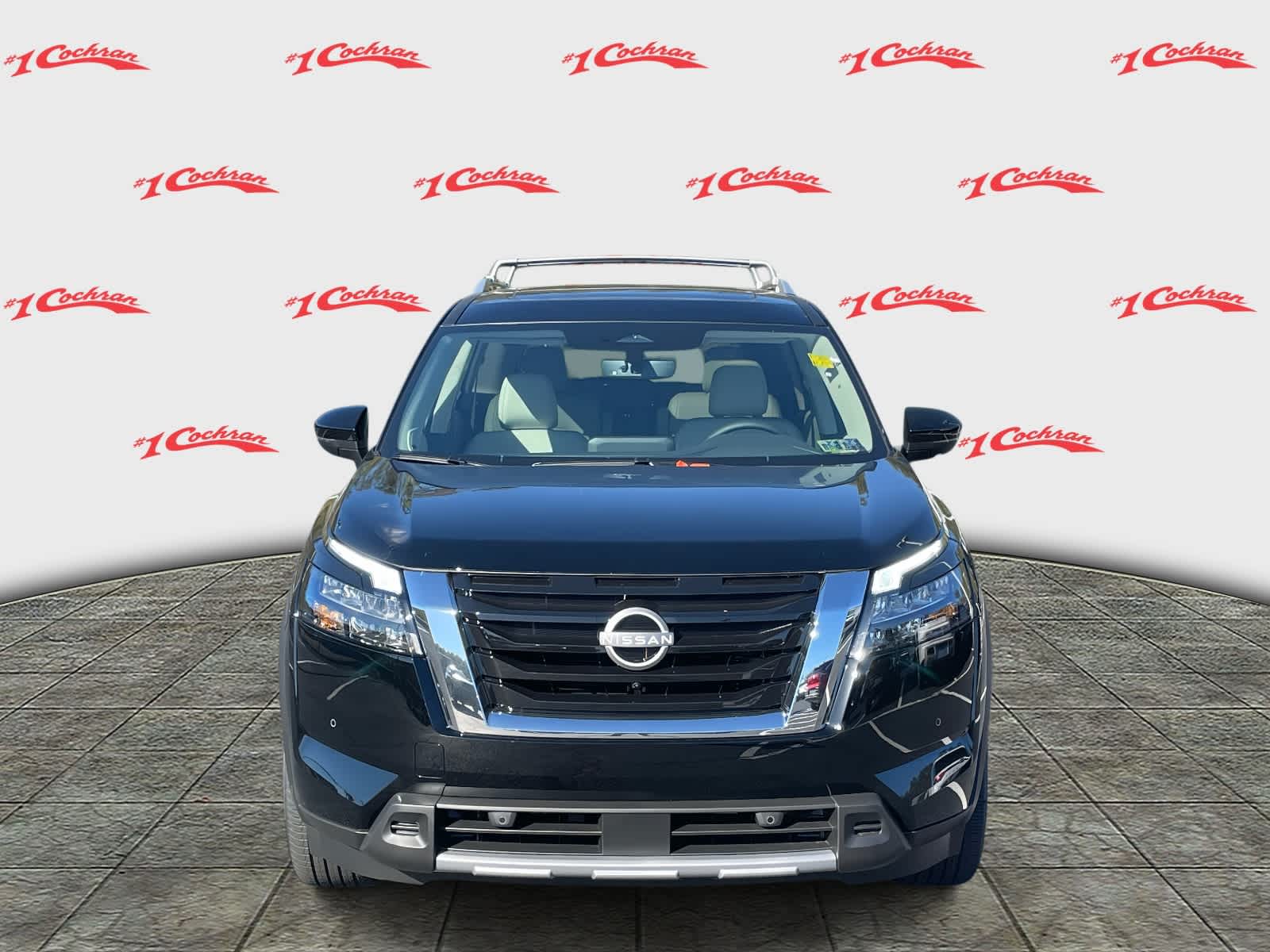 2025 Nissan Pathfinder SL photo 8