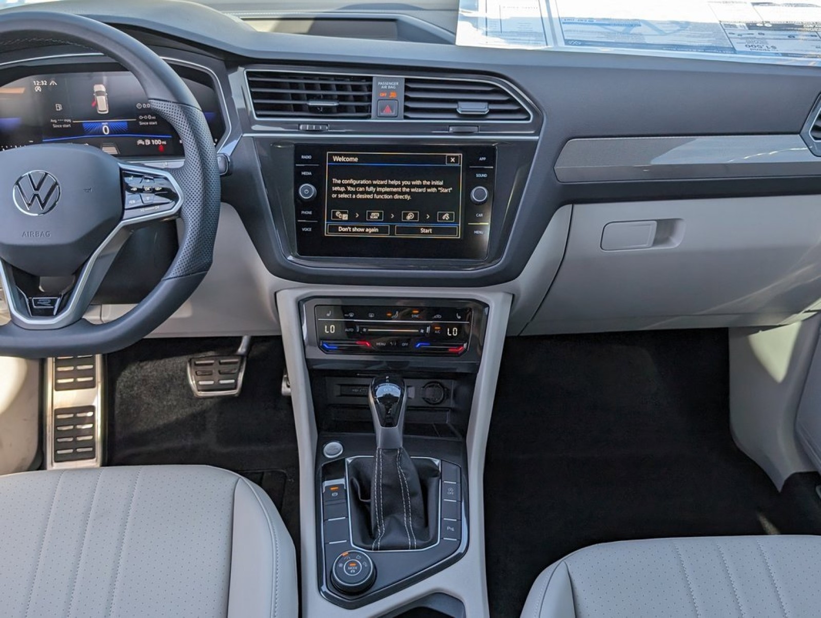 New 2024 Deep Black Pearl Effect Volkswagen 2.0T SE R-Line Black image 23