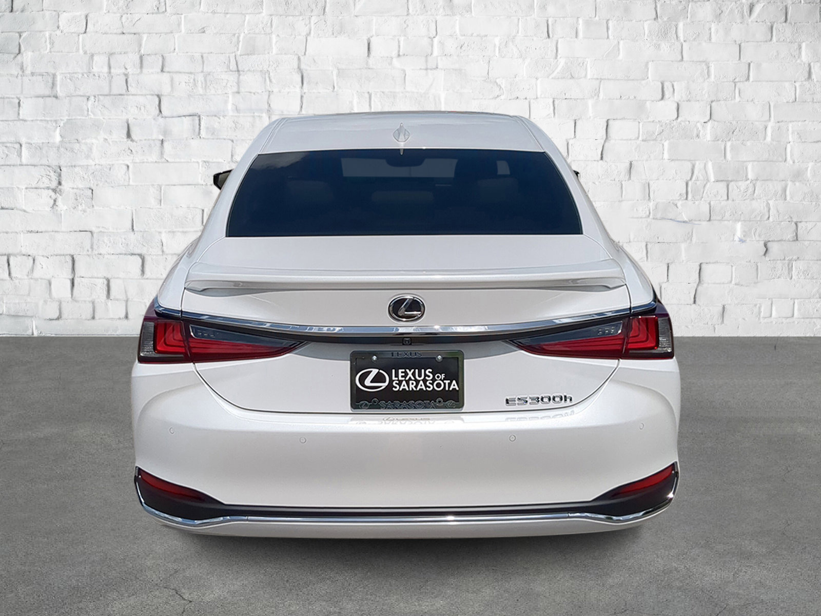 2025 Lexus ES 300h photo 5