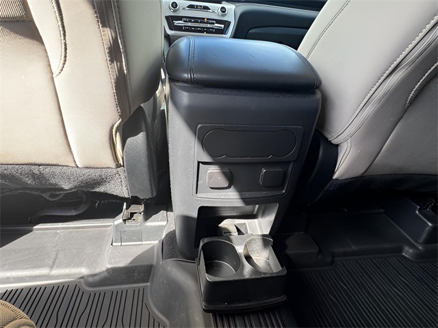 2023 Ford Explorer Base photo 24