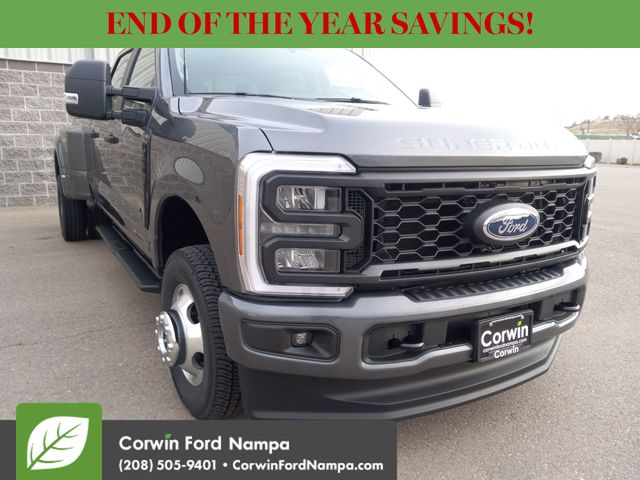 2026 Ford F-350 Super Duty XL's photo