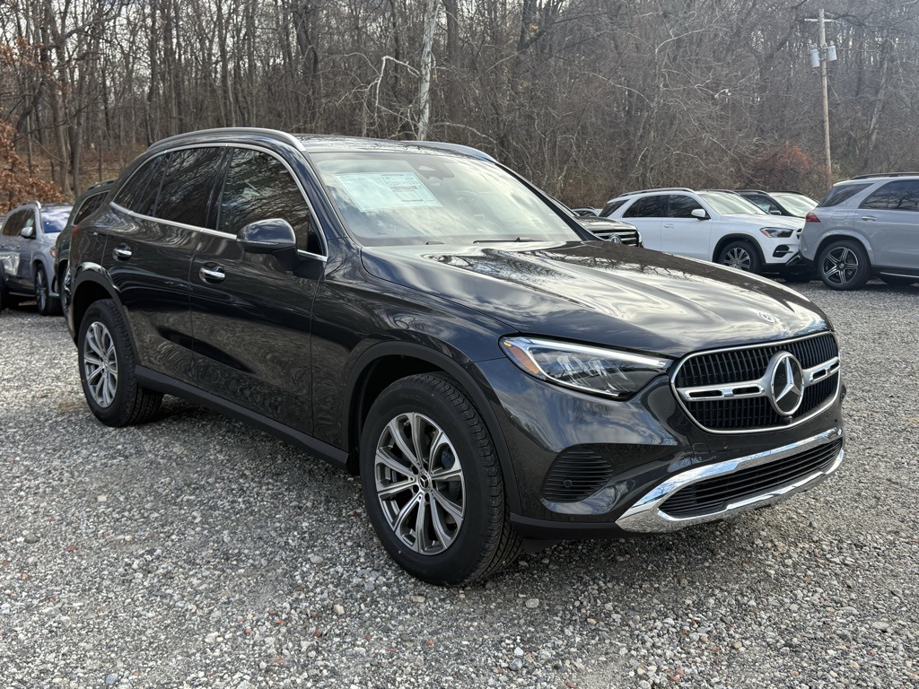 2026 Mercedes-Benz GLC Base's photo
