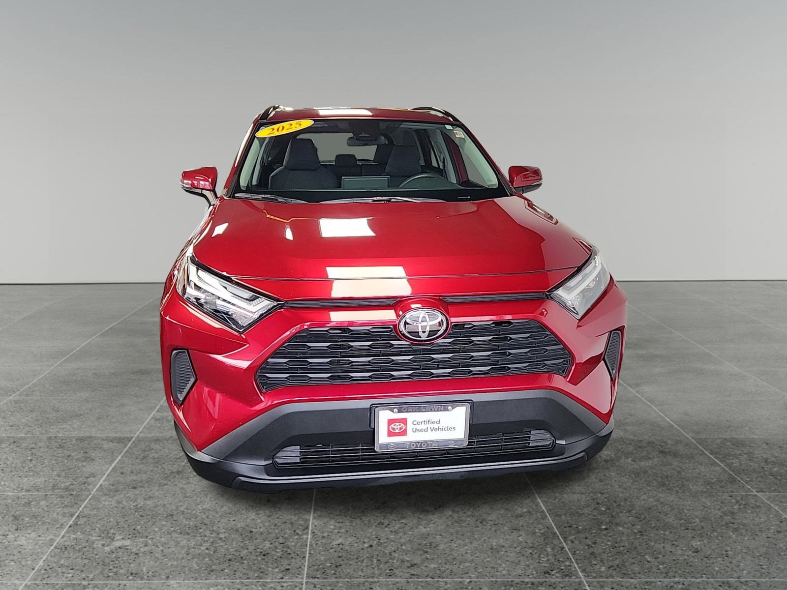 2025 Toyota RAV4 XLE photo 2