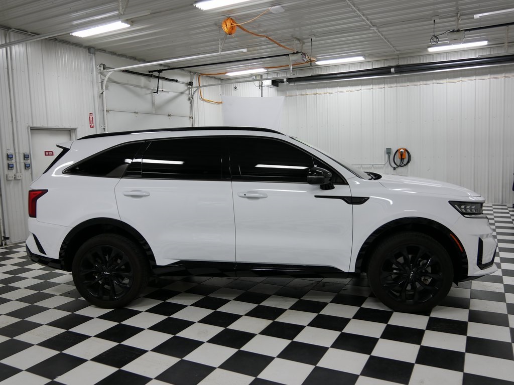 Used 2022 Kia Sorento SX with VIN 5XYRKDLF9NG147489 for sale in Rochester, Minnesota