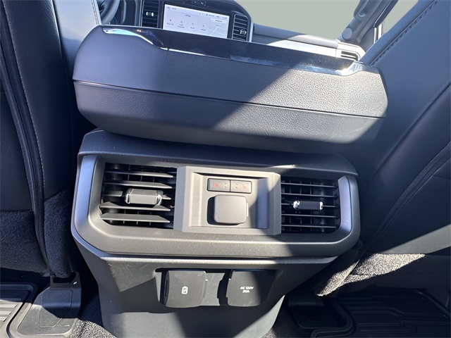 2025 Ford F-150 Lariat photo 19