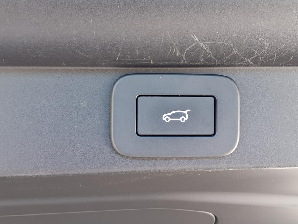 2023 Land Rover Range Rover SE photo 28