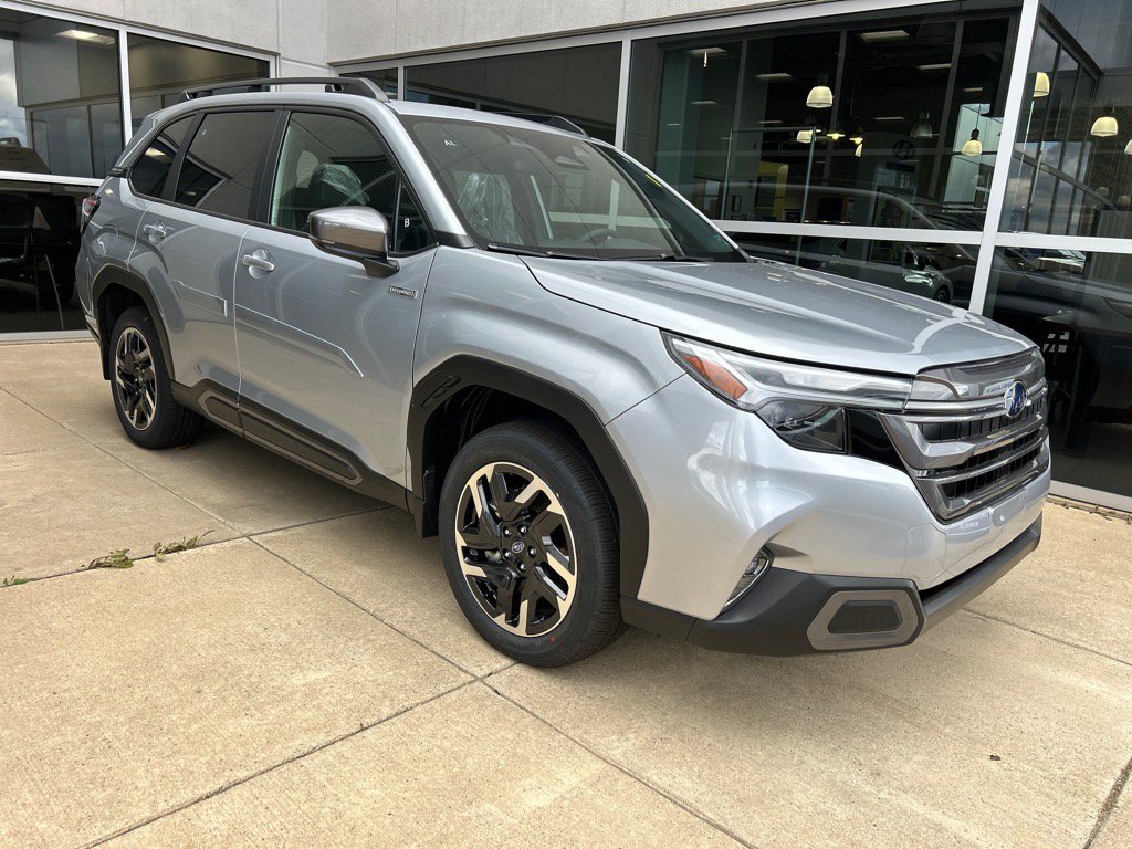 2025 Subaru Forester Limited's photo