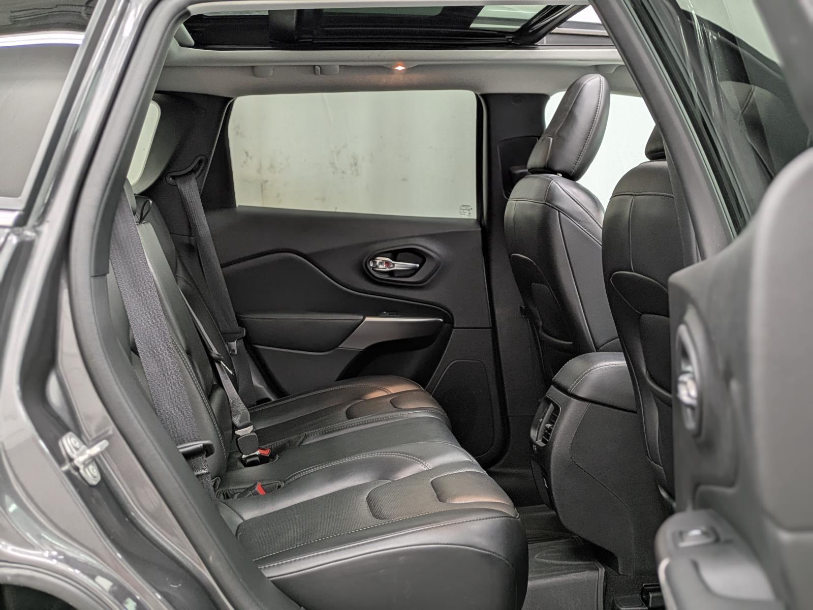 2021 Jeep Cherokee Limited photo 21