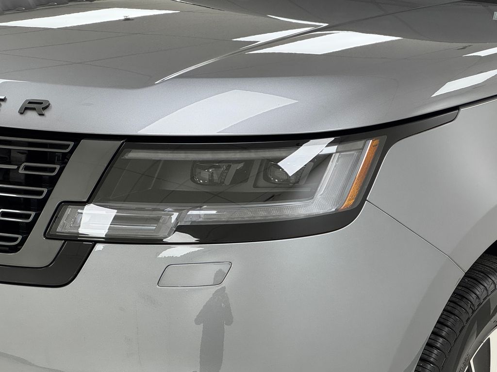 2023 Land Rover Range Rover SE photo 29