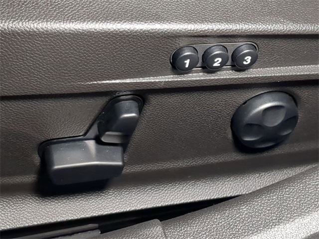 2025 Alfa Romeo Giulia Base photo 11