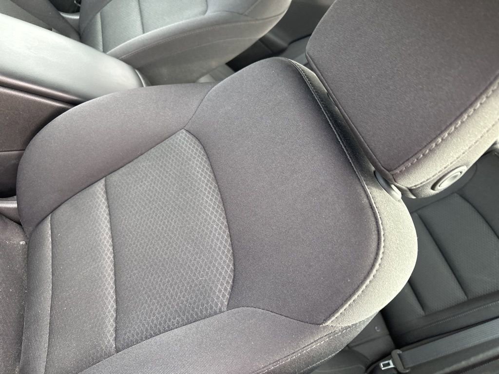 2017 Chevrolet Malibu photo 3