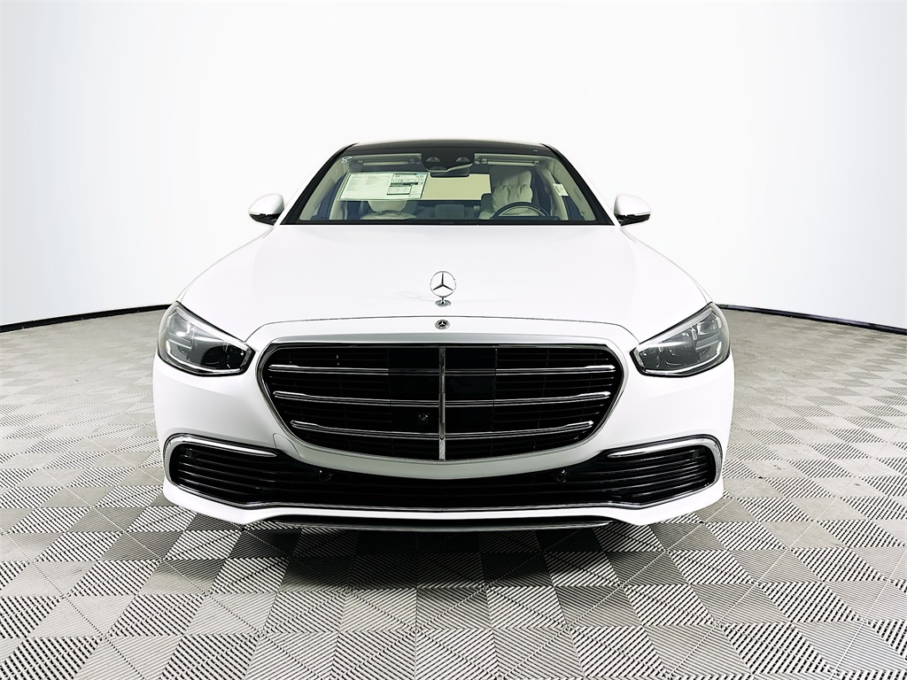 2025 Mercedes Benz S 580 4MATIC photo 2