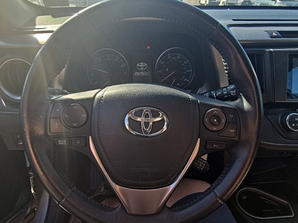 2017 Toyota RAV4 XLE photo 11