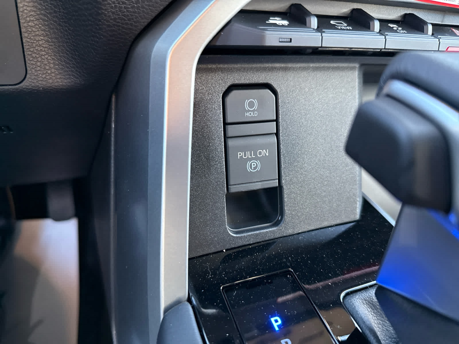2025 Toyota Tundra Platinum CrewMax photo 22